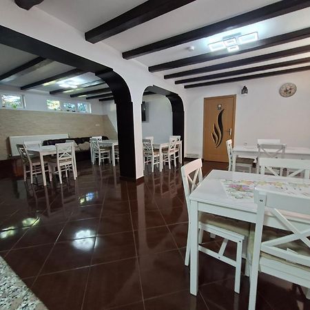 Casa Laur 호텔 Mînăstirea Humorului 외부 사진
